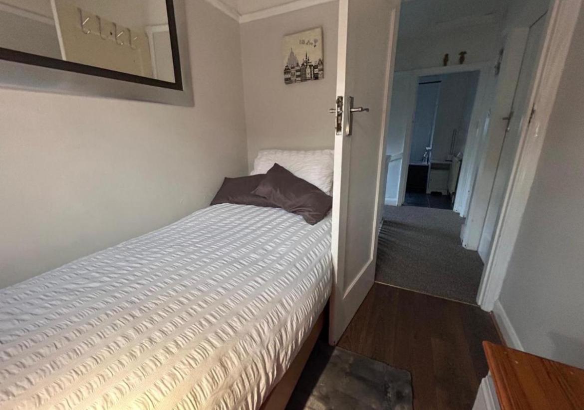 Redditch Rest Near Town Centre & Transport Links 아파트 외부 사진