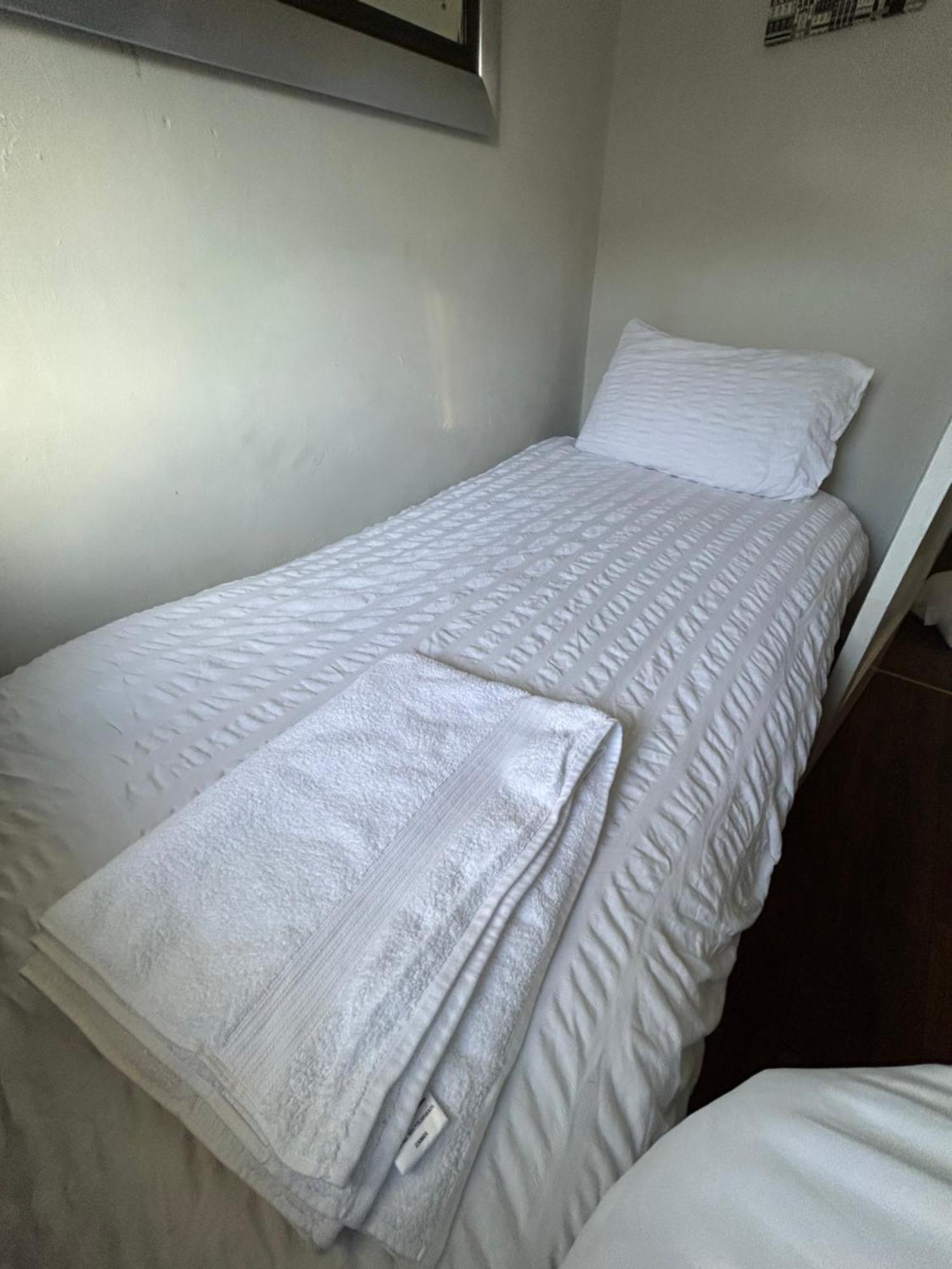 Redditch Rest Near Town Centre & Transport Links 아파트 외부 사진