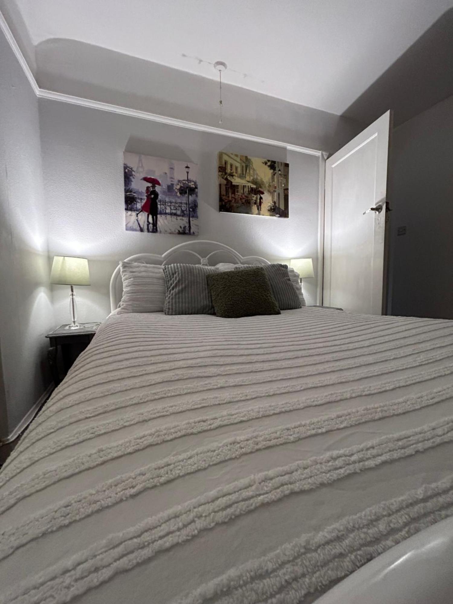 Redditch Rest Near Town Centre & Transport Links 아파트 외부 사진