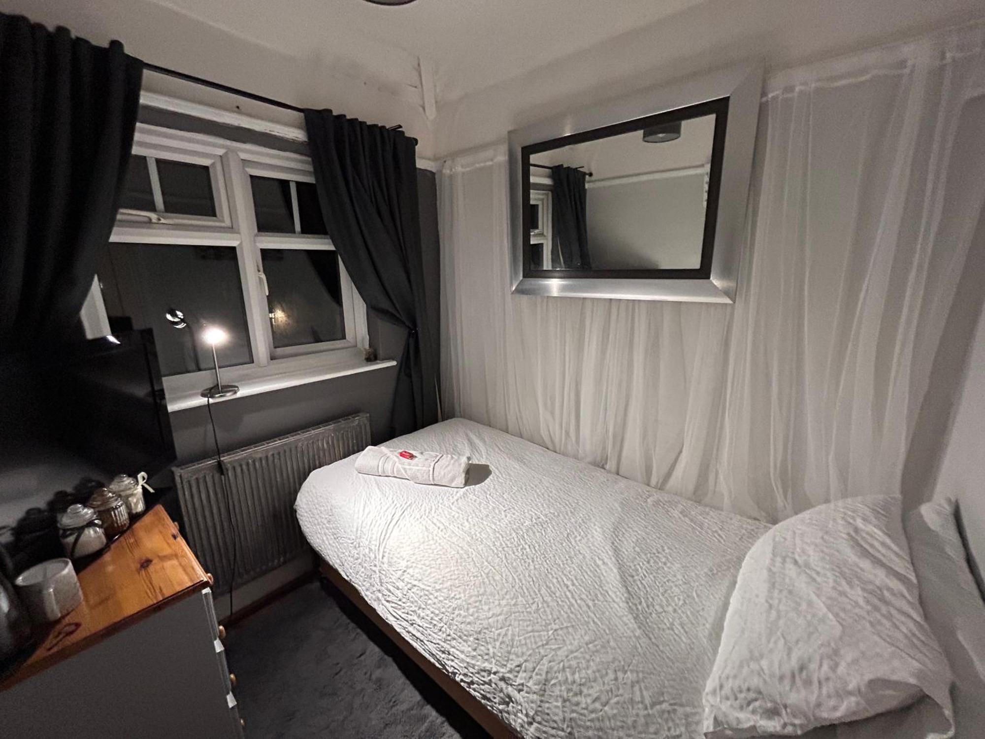 Redditch Rest Near Town Centre & Transport Links 아파트 외부 사진