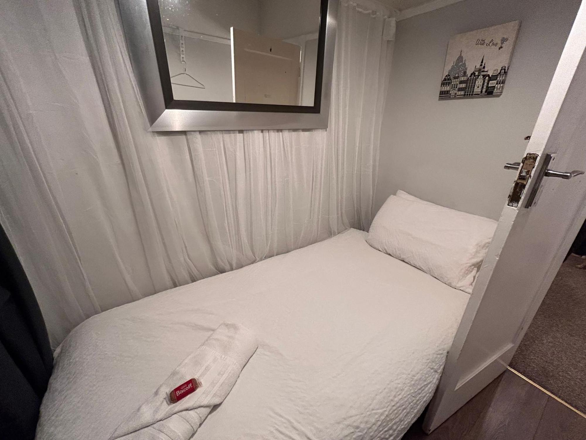 Redditch Rest Near Town Centre & Transport Links 아파트 외부 사진